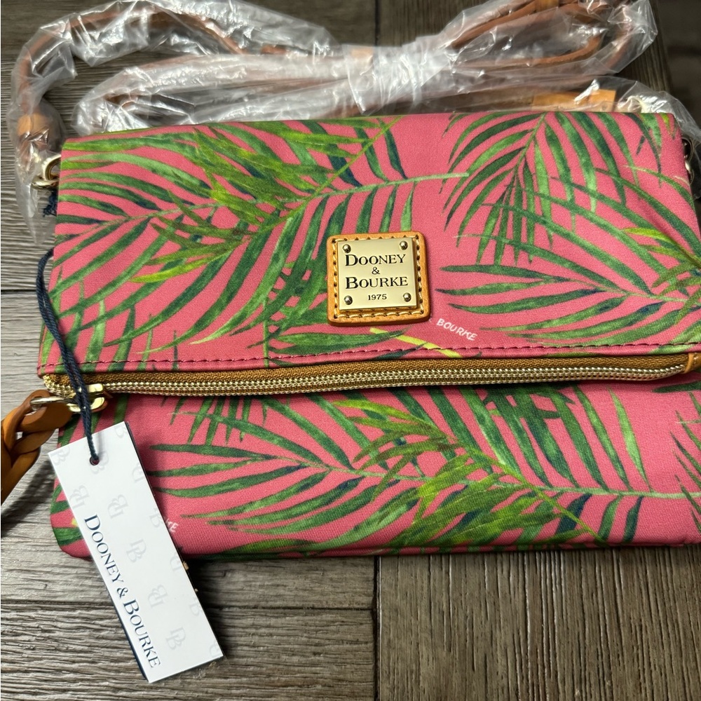 Dooney and Bourke Siesta Key Palm Print Crossbody NWT’s